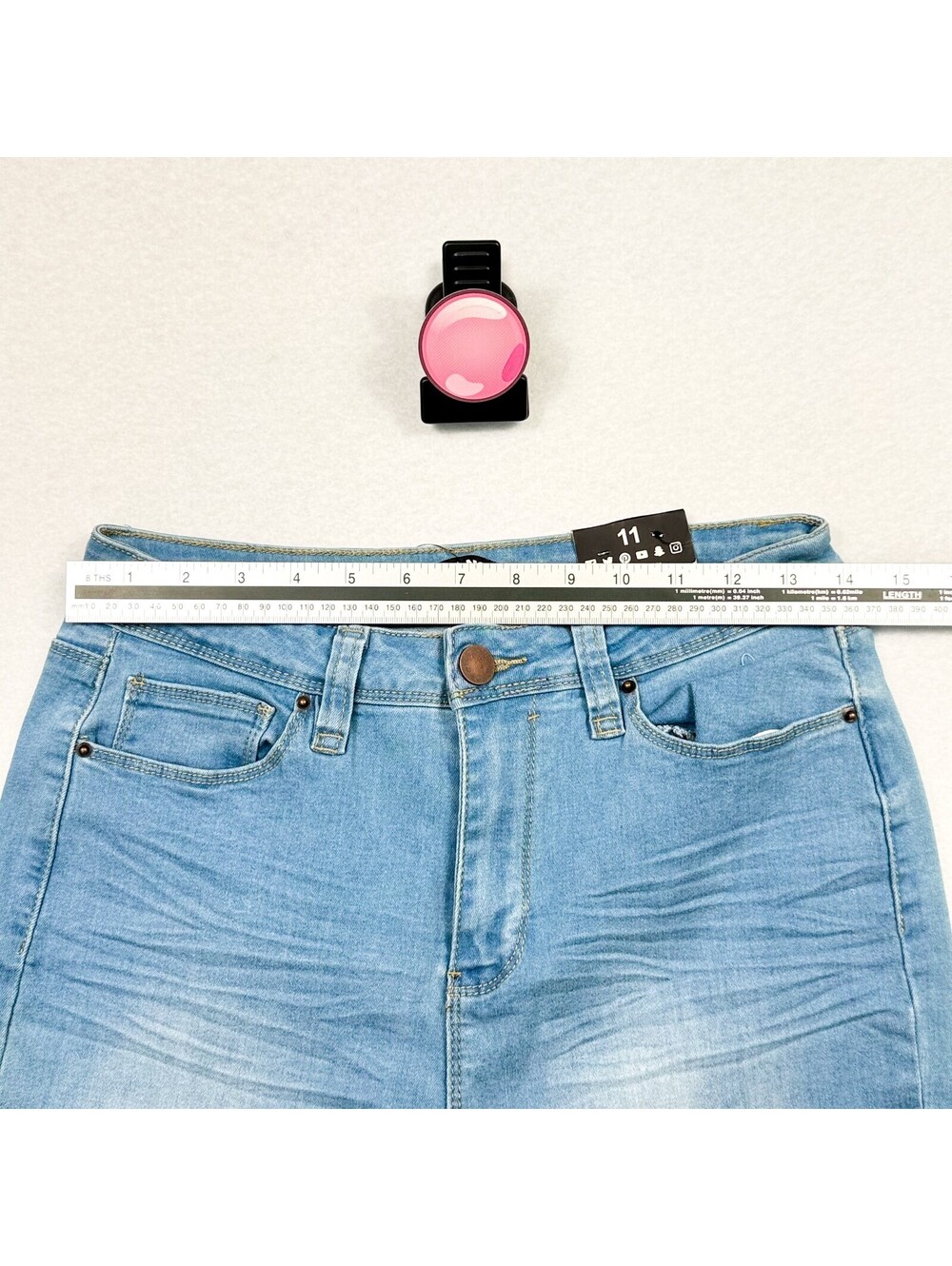Fashion Nova Wide Leg High Waisted Light Wash Denim Jeans Women’s Size 11 NWT - Picture 12 of 15